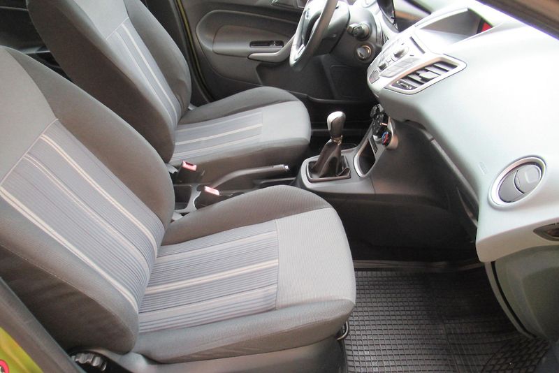 Ford Fiesta 1.25i SADA KOL - fotka 13 z 18