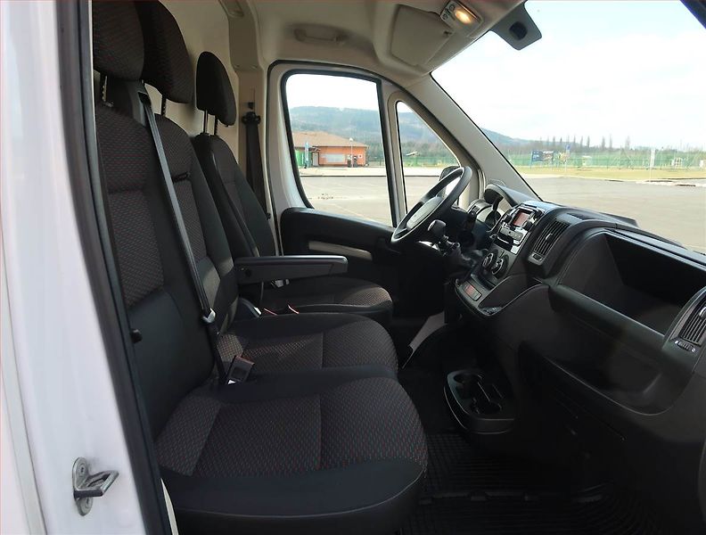 Peugeot Boxer (2024) 2.2 BlueHDi, L2H2, 1.0t, ČR - fotka 7 z 14