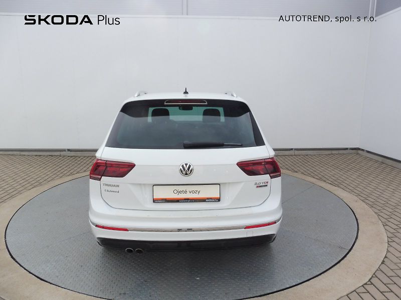 Volkswagen Tiguan (2018) Highline 2,0 TDI 140kW DSG 4MO - fotka 25 z 28