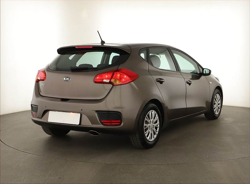 Kia Ceed (2017) 1.4 CVVT, Tempomat - fotka 5 z 11