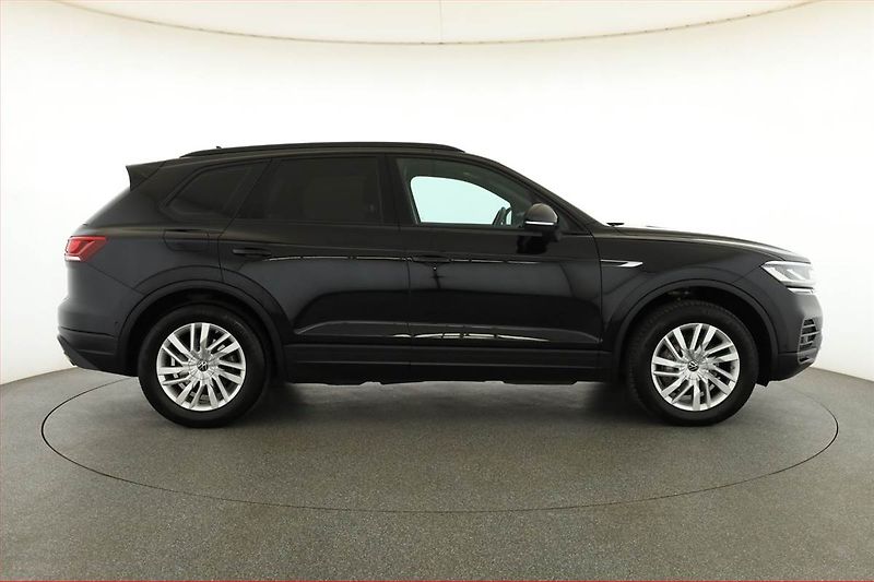 Volkswagen Touareg (2021) 3.0 TDI, 4x4,Automat,V6 TDI - fotka 6 z 22