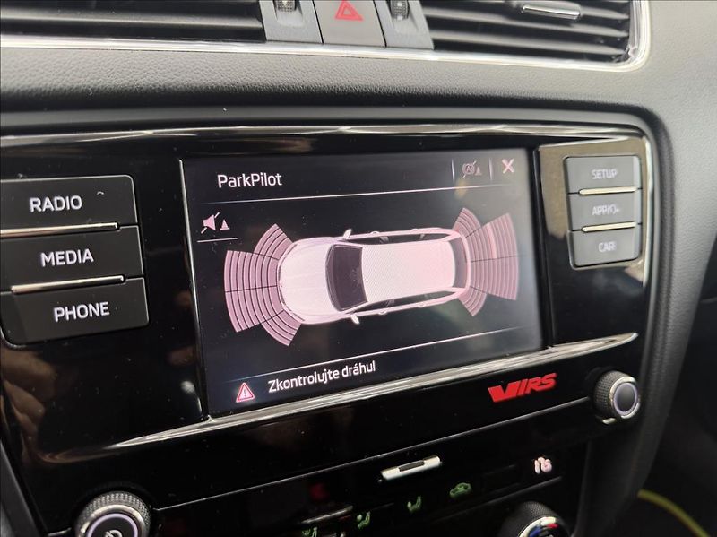 Škoda Octavia 2,0 TSI, VRS, DSG, SPORTSOUND - fotka 25 z 33