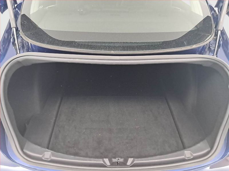 Tesla Model 3 (2019) Long Range 4WD 82kWh, SoH 84% - fotka 14 z 27