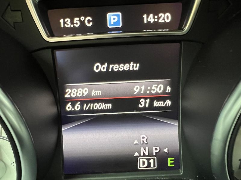 Mercedes-Benz GLA (2014) 200d 4Matic Urban-ODPOČET DPH - fotka 17 z 27