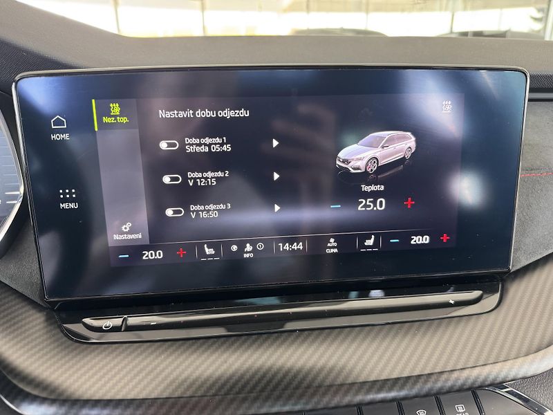 Škoda Octavia RS 2,0TDI*DSG*HUD*REZERVACE! - fotka 22 z 34