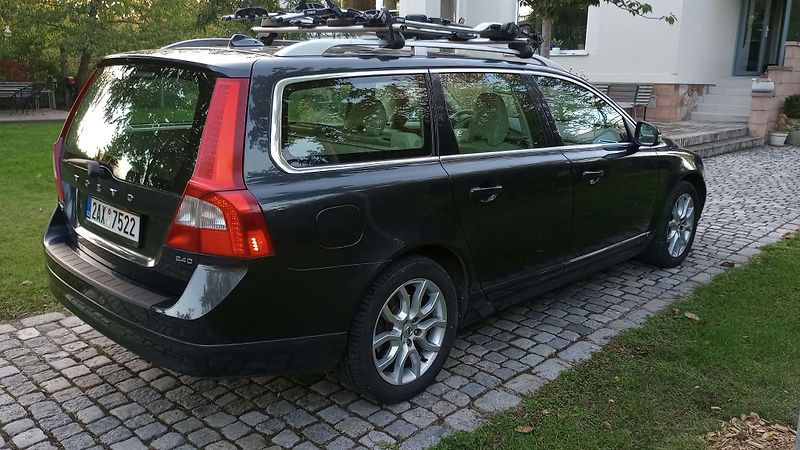 Volvo V70 2.4-NOVÉ BRZDY+ČELNÍ SKLO+BAT - fotka 11 z 23