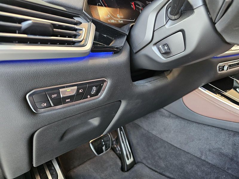 BMW X5 M50i - fotka 17 z 36