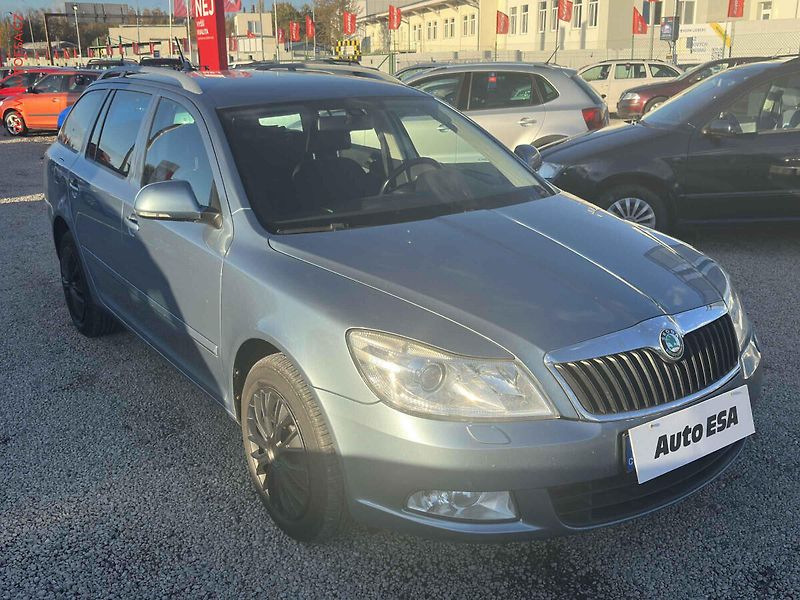 Škoda Octavia (2011) 2.0 TDi, DSG, xenon - fotografie inzerátu