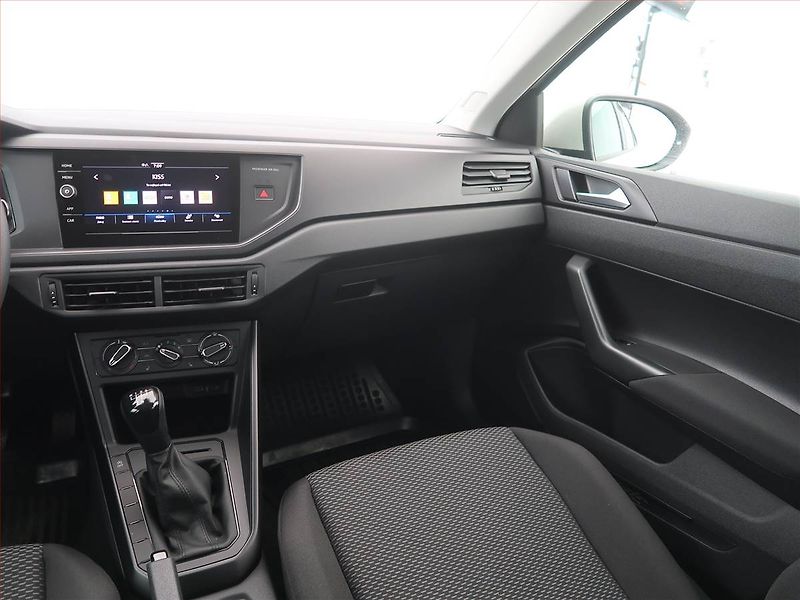 Volkswagen Taigo (2025) 1.0 TSI - fotka 8 z 15