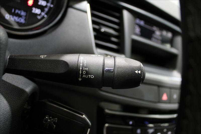Peugeot 508 1,6 16V CZ původ, nízký nájezd - fotka 16 z 31