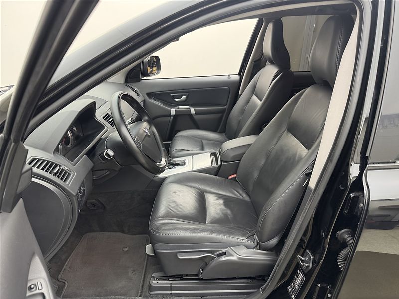 Volvo XC90 3,2 4X4 7-MÍST KŮŽE SENZORY ČR - fotka 28 z 38