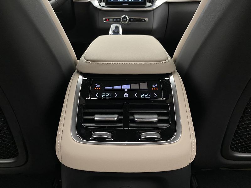 Volvo XC90 (2026) T8 AWD Plug-in BRIGHT PLUS 7m - fotka 71 z 71