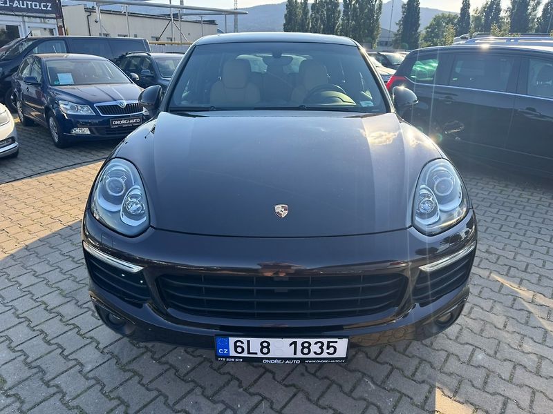 Porsche Cayenne (2017) PLATINUM 4X4 3,6i 220 KW DPH - fotka 8 z 50