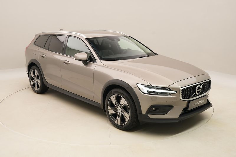 Volvo V60 CC B5 AWD BRIGHT PLUS AUT CZ - fotka 17 z 50