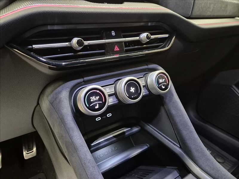 Škoda Kodiaq TDI 4x4 Sportline+ - fotka 19 z 29