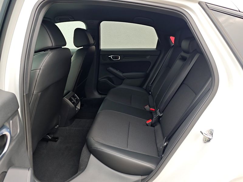 Honda Civic (2026) 2.0 e:HEV SPORT SKLADEM - fotka 11 z 37