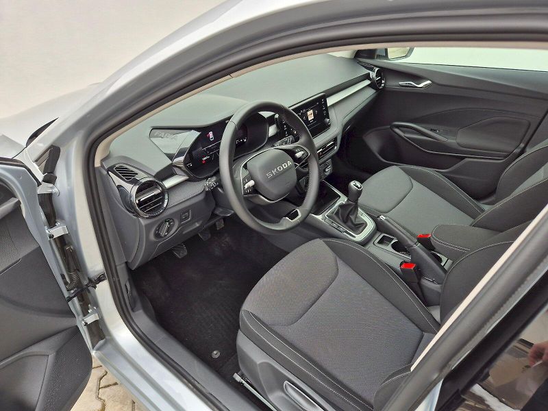 Škoda Fabia (2025) Selection 1.0 TSI 70 kW 5°manu - fotka 11 z 27