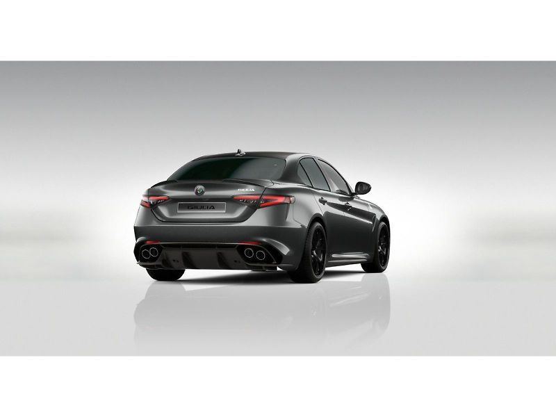 Alfa Romeo Giulia (2026) 2.9 V6 BiTurbo 520k QV Carbon - fotka 4 z 6