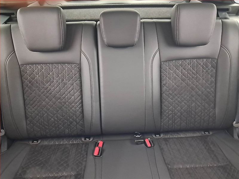 Suzuki Vitara (2024) Elegance 1.5 Hybrid - fotka 10 z 22