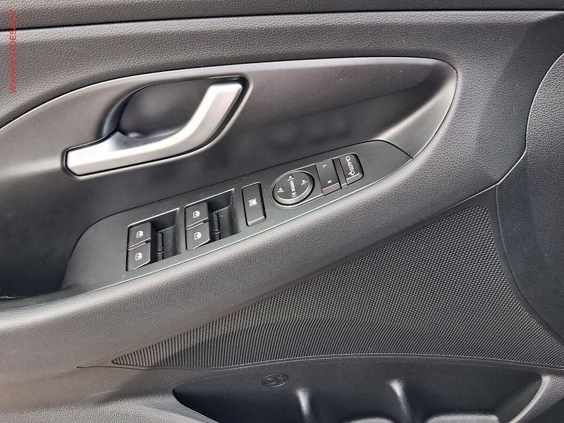 Hyundai i30 (2020) 1.6CRDi, ČR, LED, navi - fotka 11 z 23