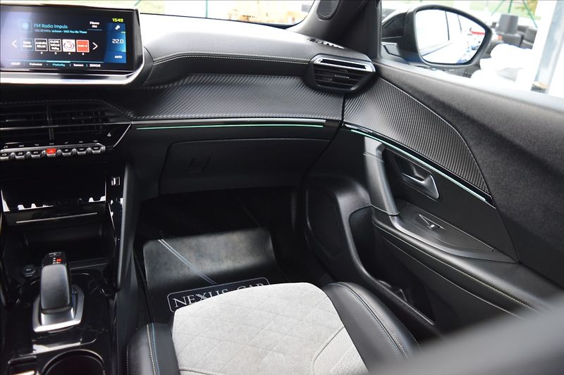 Peugeot 2008 0,0 100KW GT NAVI 360° KAMERA - fotka 27 z 47