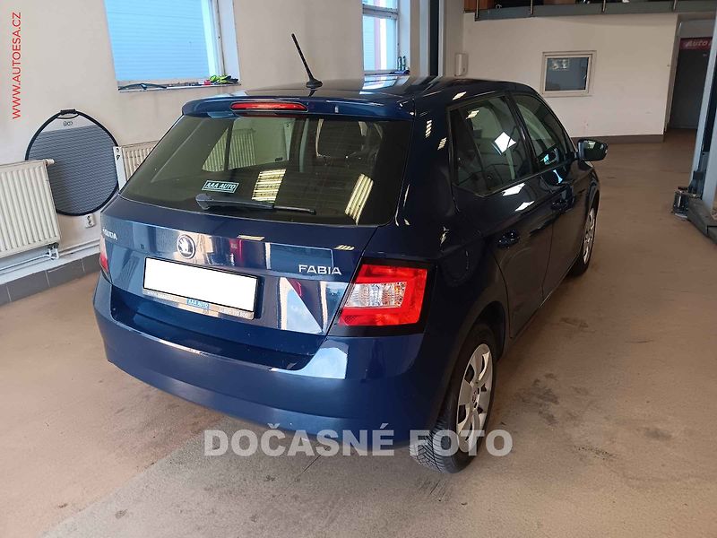 Škoda Fabia (2017) 1.0 mpi, ČR, Trumf, AC - fotka 2 z 3