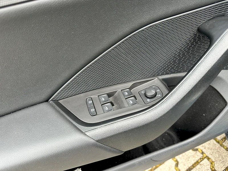 Škoda Octavia (2022) 1.4 TSI iV 150 kW DSG Style Co - fotka 8 z 23