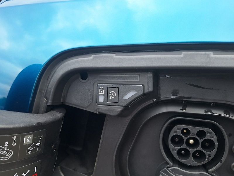 Peugeot 3008 (2026) GT Plug-in HYBRID 195 e-DCS7 - fotka 23 z 23