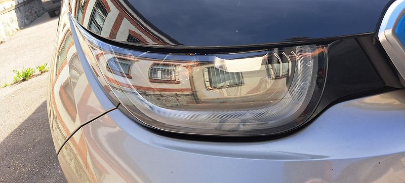 BMW i3 (2015) REX*LED*VÝBAVA*STAV*VÝHŘEV - fotka 32 z 42