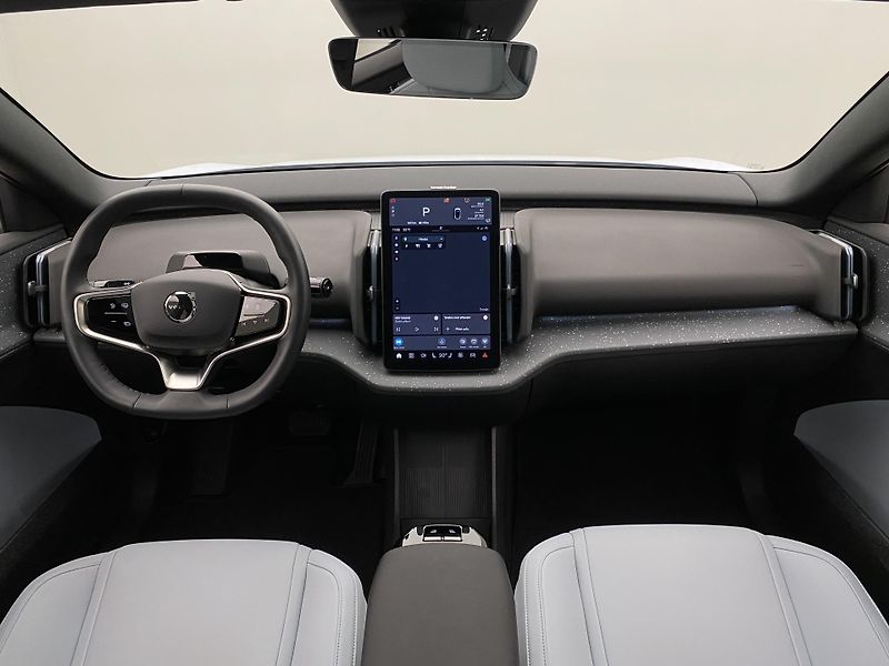 Volvo EX30 TWIN AWD ULTRA CZ 1.maj. - fotka 2 z 66