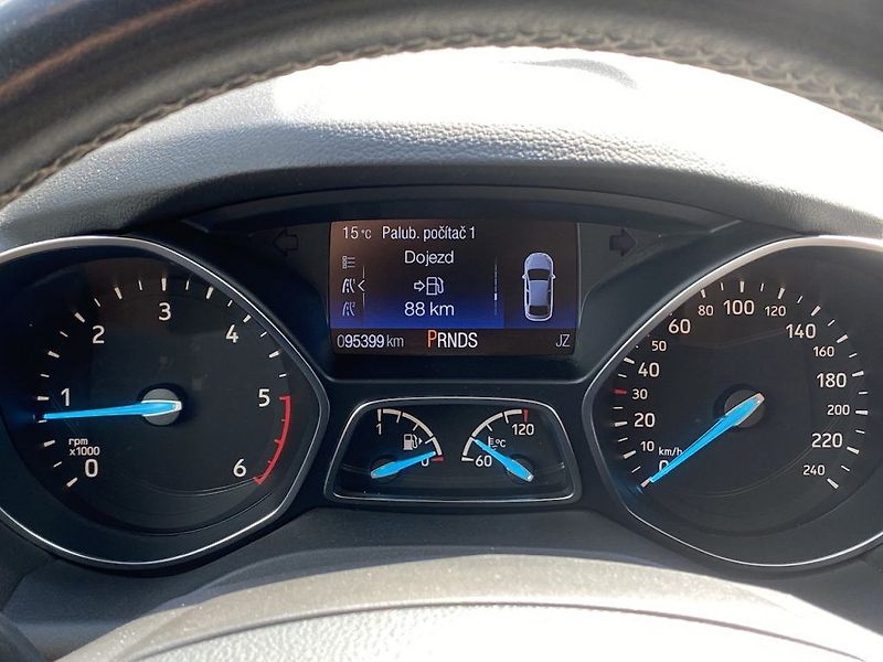 Ford Kuga 2.0TDCi, ČR,ST line, Navi, 4x4 - fotka 14 z 26