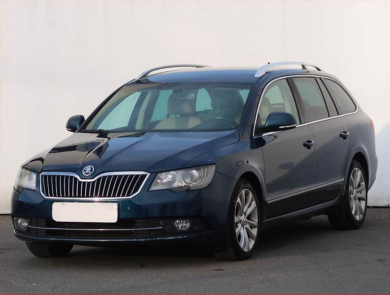 Škoda Superb (2014) Elegance 2.0 TDI, Automat - fotka 2 z 24