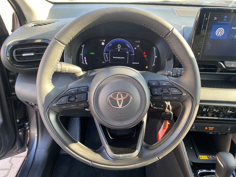 Toyota Yaris 1.5 Hybrid 116 CVT Style - fotka 16 z 24