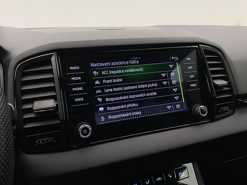 Škoda Karoq 2.0TSI SPORTLINE 4x4 REZERVACE - fotka 49 z 55