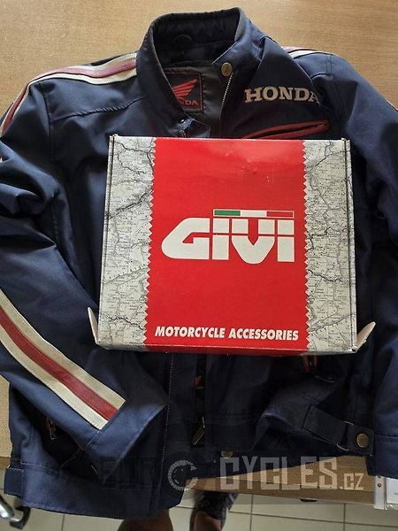 Honda XRV 750 Africa Twin (2001) - fotka 18 z 18