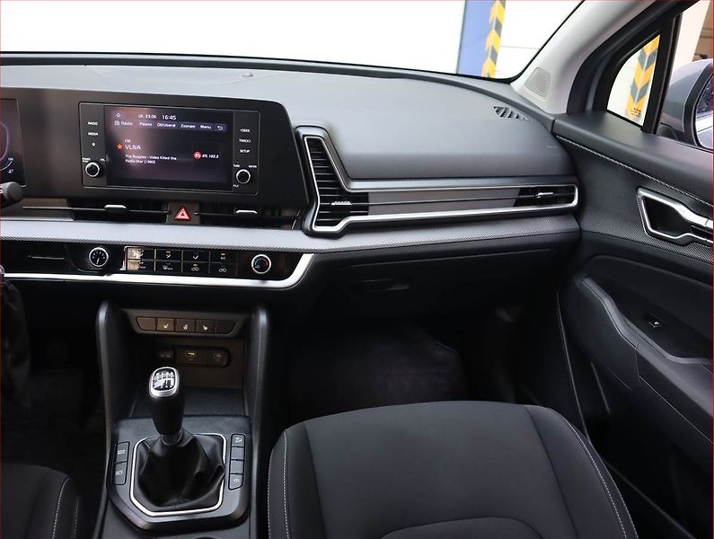 Kia Sportage (2022) 1.6 T-GDI - fotka 8 z 18