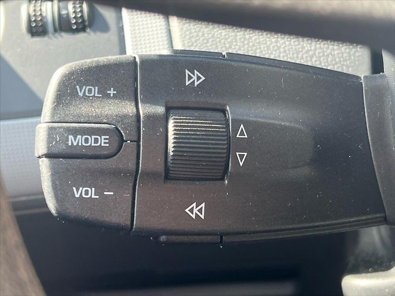 Seat Ibiza 1,2 i 12V 3dvéřová - fotka 19 z 23