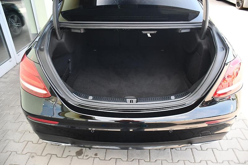 Mercedes-Benz Třídy E 350D AMG K360° HEAD-UP - fotka 44 z 51
