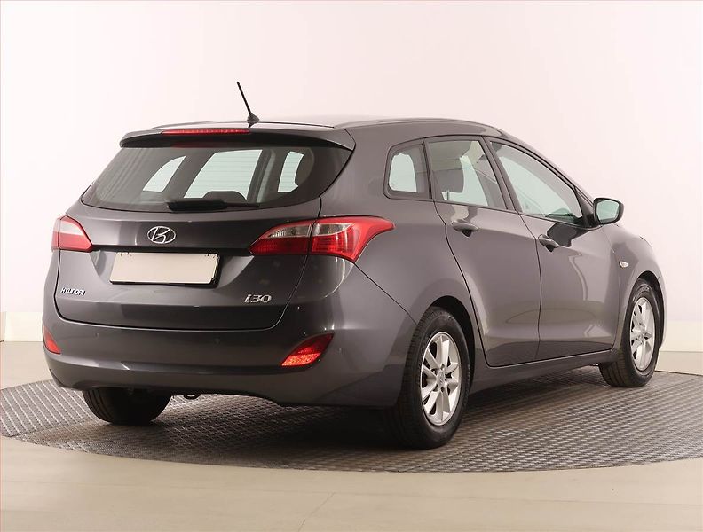 Hyundai i30 (2016) 1.6 GDI, ČR,1.maj, Tempomat - fotka 5 z 17