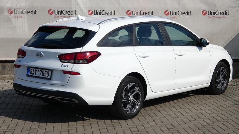 Hyundai i30 1.0 T-GDI Start Plus kombi - fotka 3 z 22
