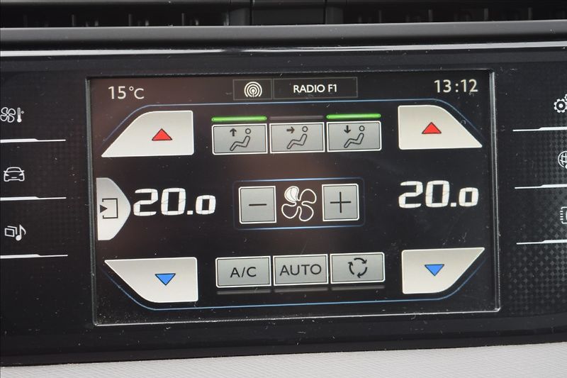 Citroën C4 Picasso 1,6 HDI ALU KLIMA BEZ ADBLUE - fotka 35 z 51