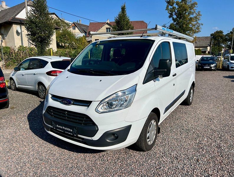Ford Transit Custom (2017) 2.0d 6 míst Long - fotka 1 z 7