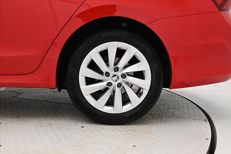 Škoda Octavia 2,0 110kW DSG Ambition Záruka - fotka 30 z 30