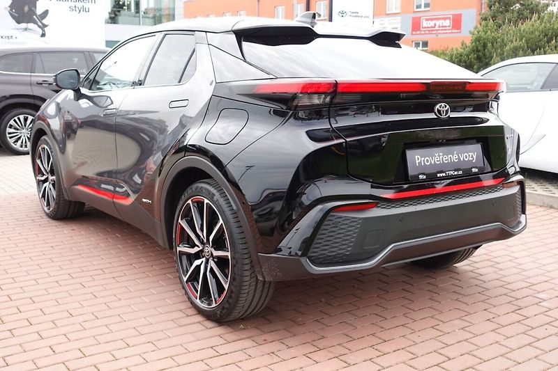 Toyota C-HR 2.0 HEV (4x4) GR SPORT Premier - fotka 6 z 36