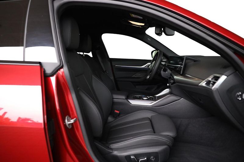 BMW i4 M60 xDrive - fotka 23 z 30