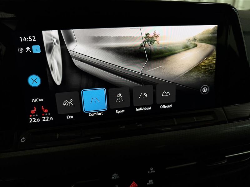 Volkswagen Golf ALLTRACK 147KW 4M PANO IQ.LED - fotka 28 z 47
