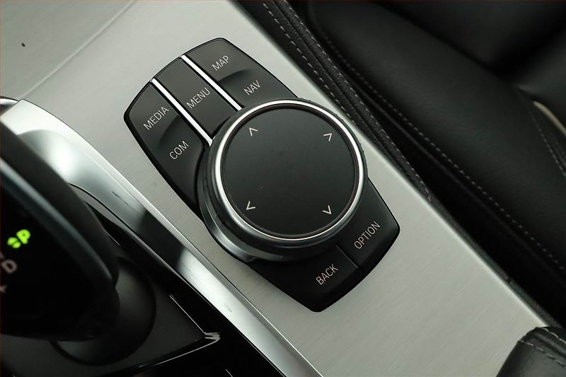 BMW Řada 5 (2020) 520d xDrive - fotka 18 z 21