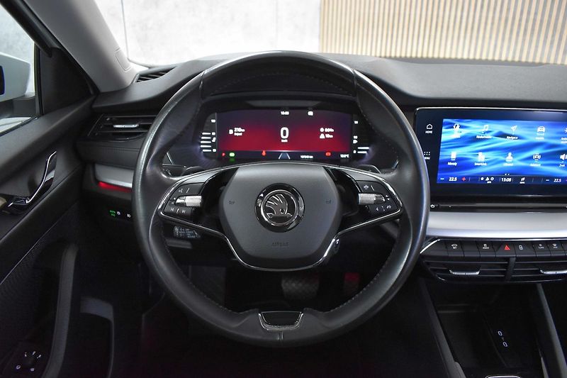 Škoda Octavia 2.0TDI*110kW DSG*BLIS*ACC*DPH* - fotka 15 z 35