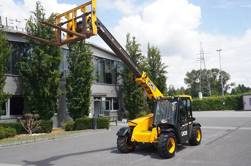 JCB (2022) 525-60T5 / 2022 / 860 MTH! - fotka 15 z 24