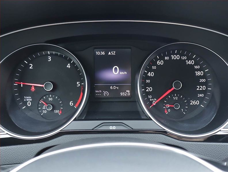 Volkswagen Passat (2017) Highline 2.0 TDI, Serv.kniha - fotka 11 z 20